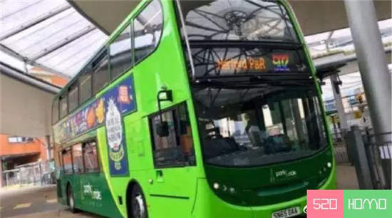 英国：一名司机拒绝开“宣传同性恋”的巴士，被停职   