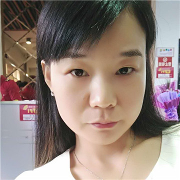 云想衣裳花想容