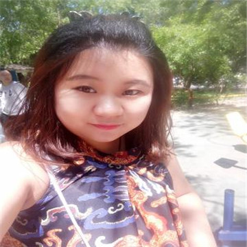 给糖不闹的小胖子