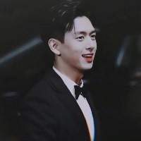 摆满星星的绵软云朵