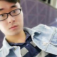 白衣折扇风度翩翩少年郎