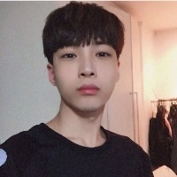 八块腹肌的文先生