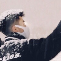 留在春天里的男孩