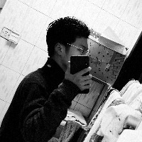 叼着玫瑰的菇凉