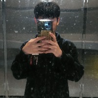 蹲街看帅哥嘴扬