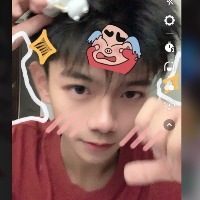 曾怜推门伴星来