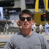 人潮拥挤我远离